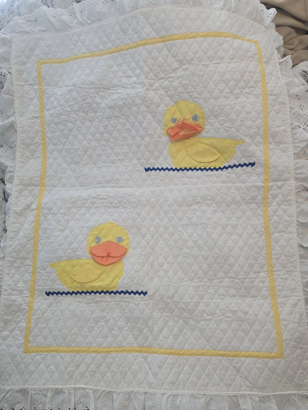 Rare Vintage Yellow Duck Appliqué Baby Quilt 32x40 EUC Cottagecore